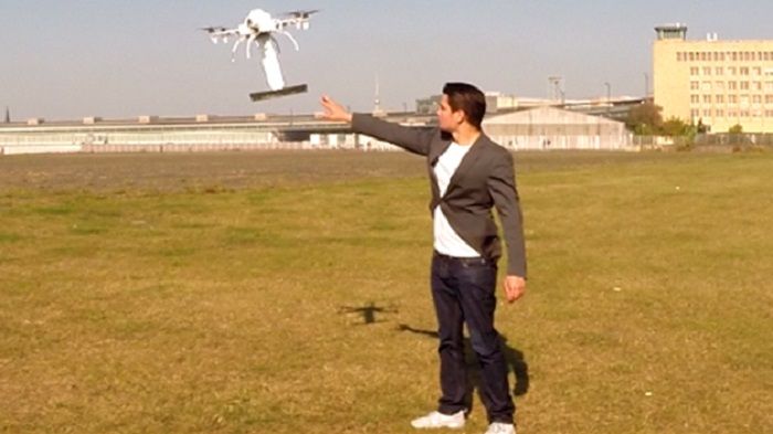 Drones που ...σκουπίζουν τα ηλιακά πάνελ!